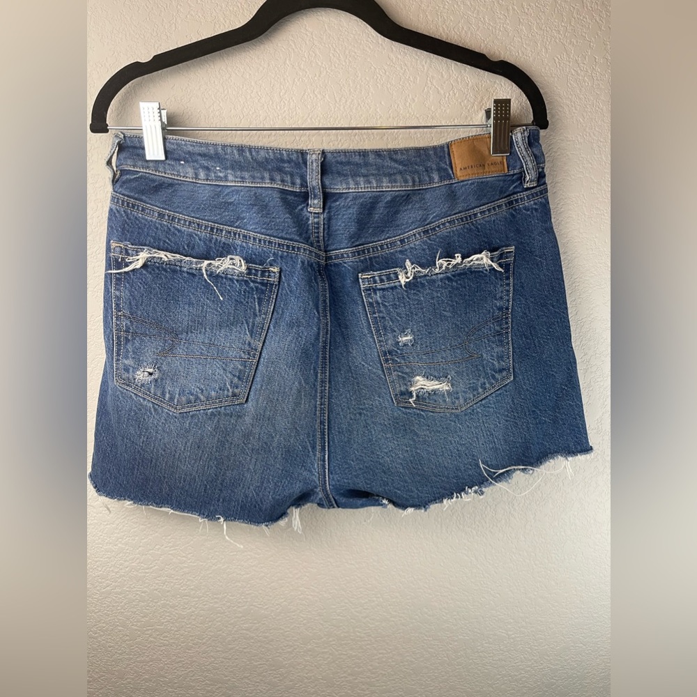 AMERICAN EAGLE RIPPED DENIM SHORTS - Picture 2 of 8